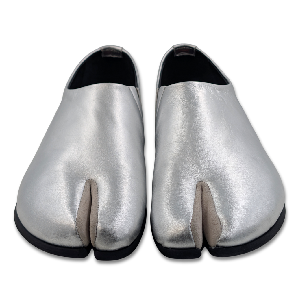 YU BE Silver Leather Slip
