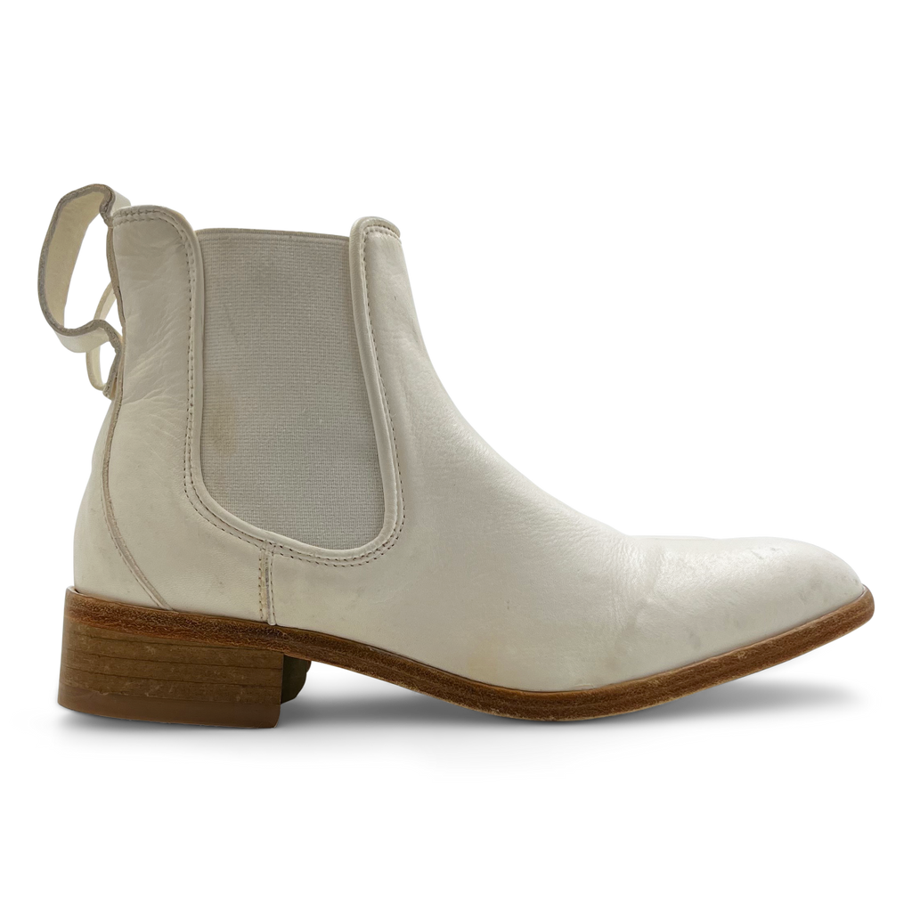 Howard Boot in Off-white